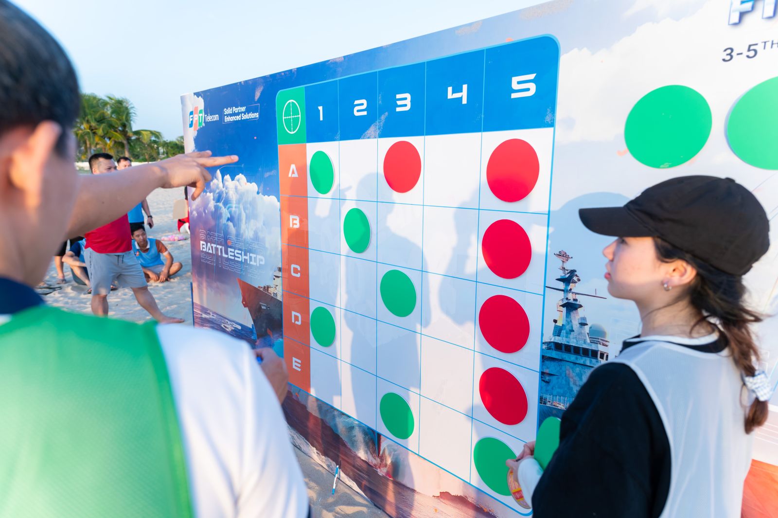 Một trong những trò chơi teambuilding sôi động trên bãi biển