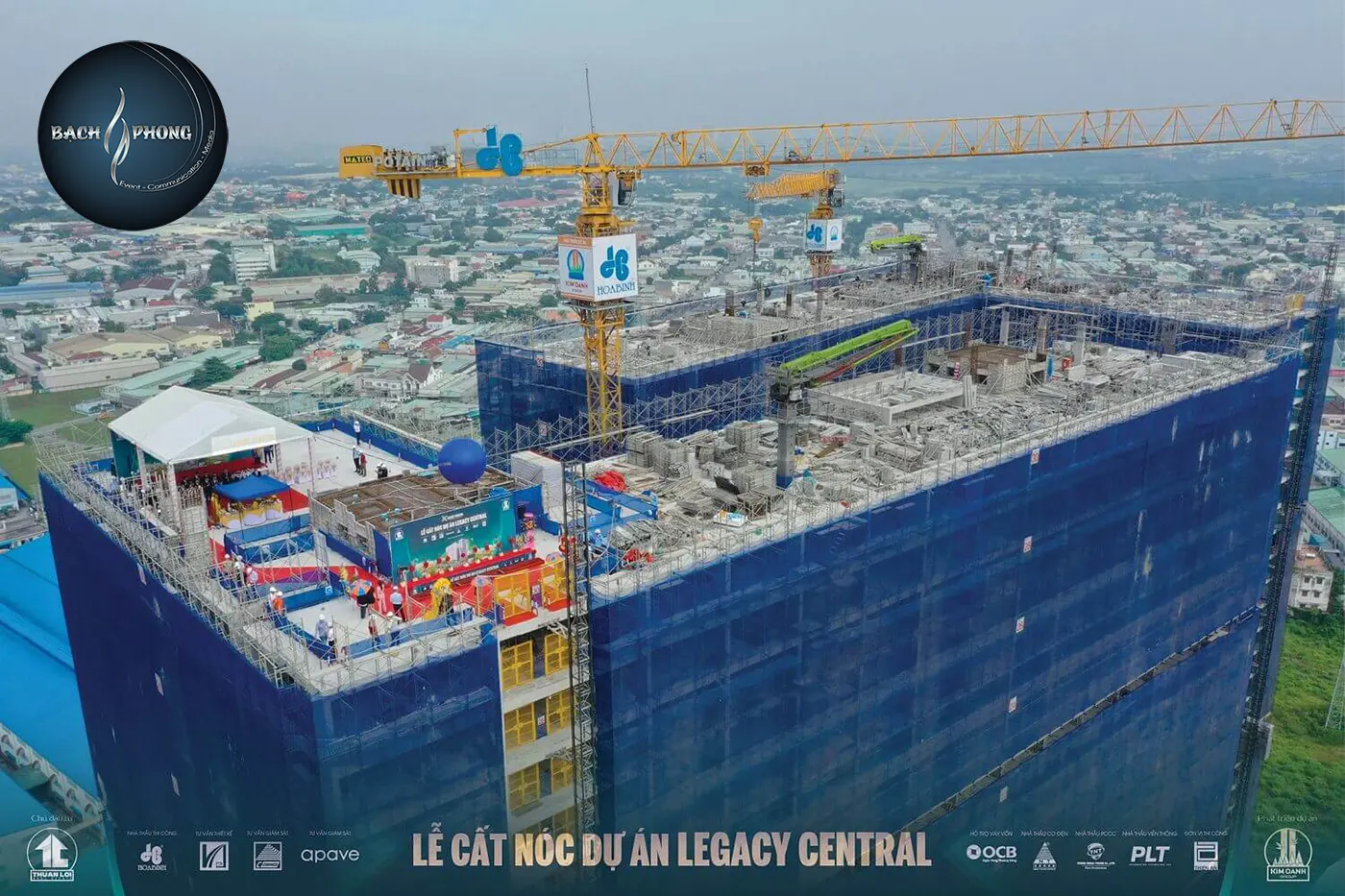 Tổng quan không gian buổi lễ cất nóc