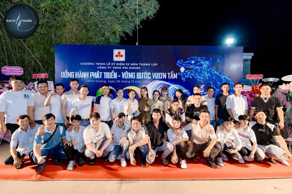 Hành trình cảm xúc tại Year End Party Sơn Phi Khang